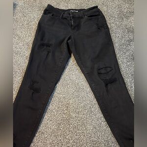 Maurices Jeans. Size L - Black